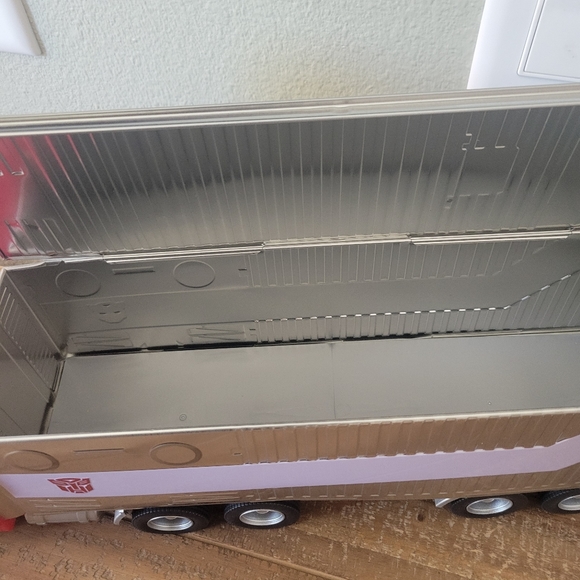 Transformers Rise Of The Beast Optimus Prime Popcorn Truck Bucket AMC exclusive - Picture 4 of 5